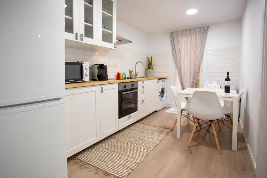 A kitchen or kitchenette at Casa Severina