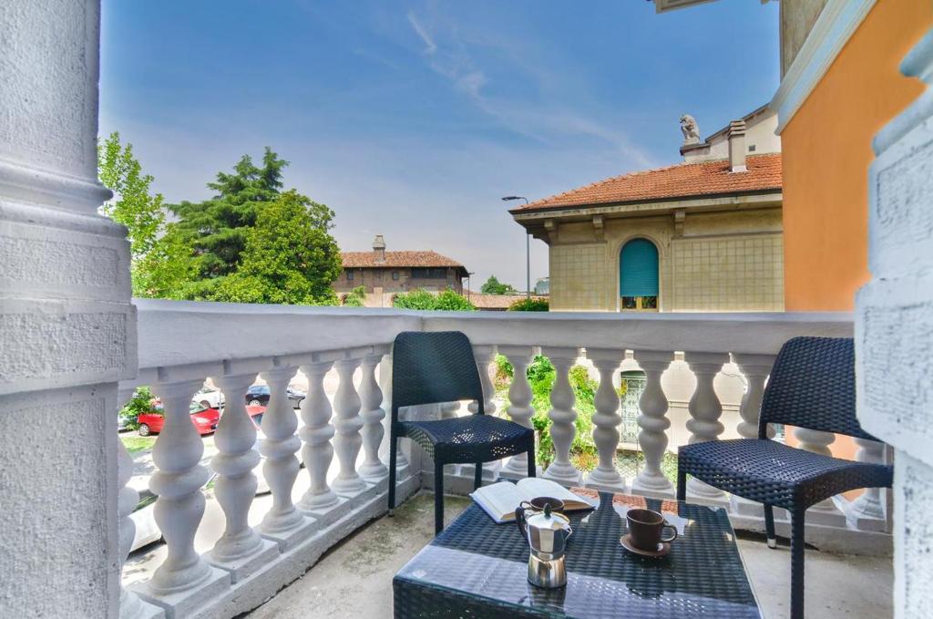 Villa Massari - Apartment With Balcony