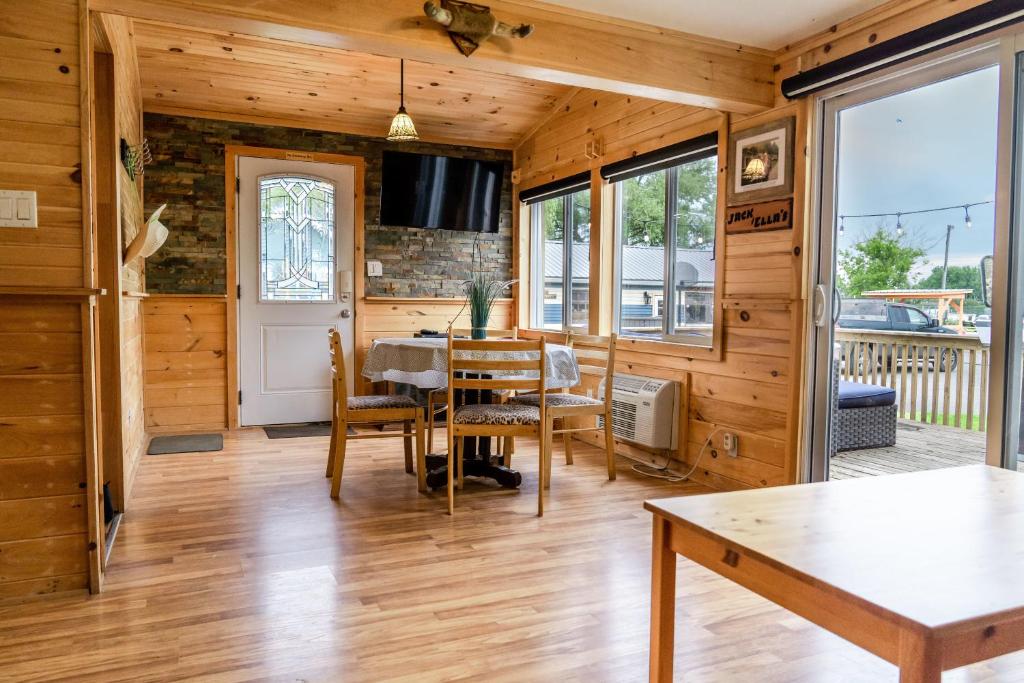 Stoneburg Cove Cottages - Bungalow De Deux Chambres