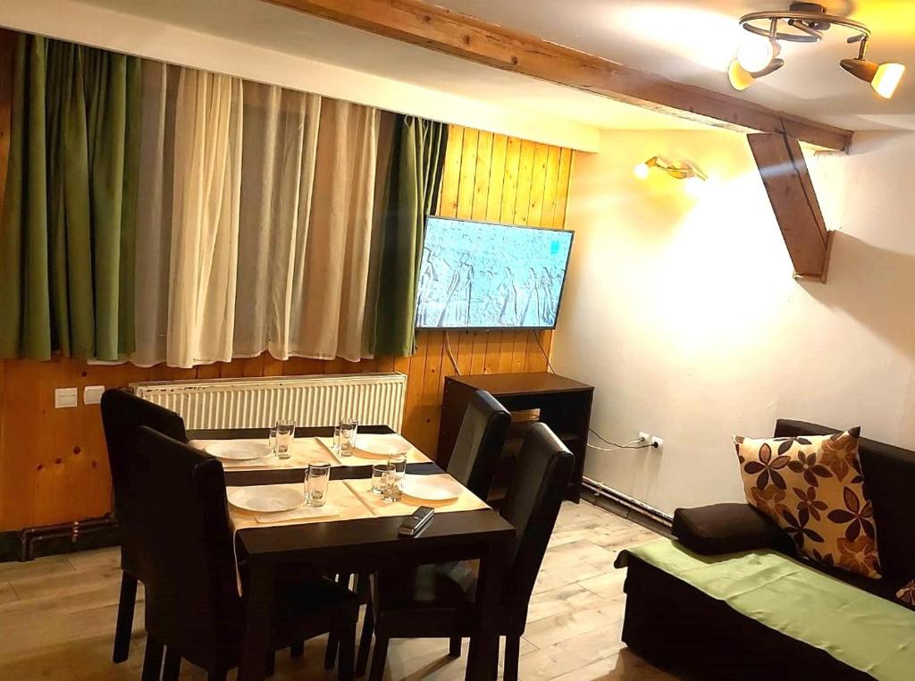 
Two-Bedroom Apartment with Garden View
