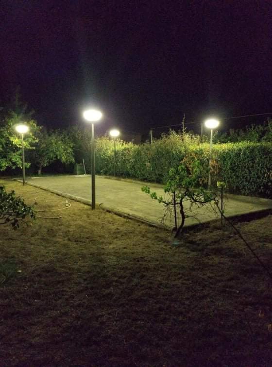Vonkajšia záhrada v ubytovaní AU MIMOSA - Gîte Le Murier