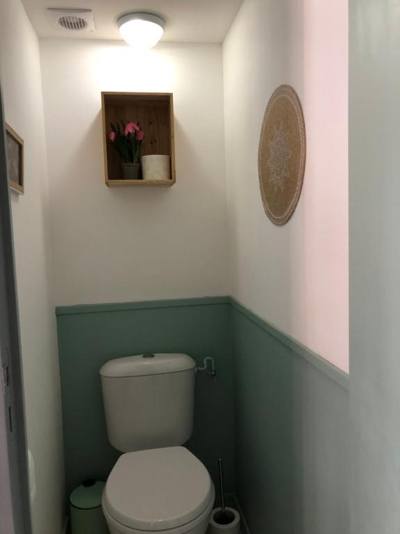 Kúpeľňa v ubytovaní AU MIMOSA - Gîte Le Murier