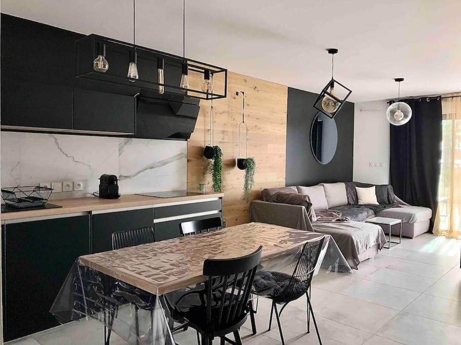 Foto sihtkohas Bandol asuva majutusasutuse Le 9.13 - T2 neuf de standing vue mer galeriist