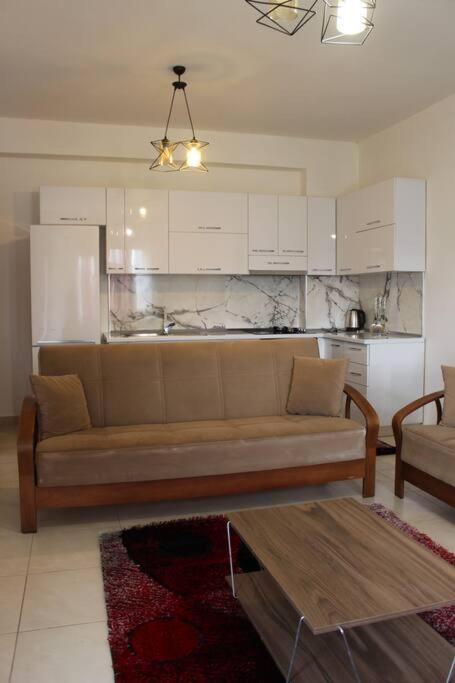 City Center luxurious apartment - Imazhi 8