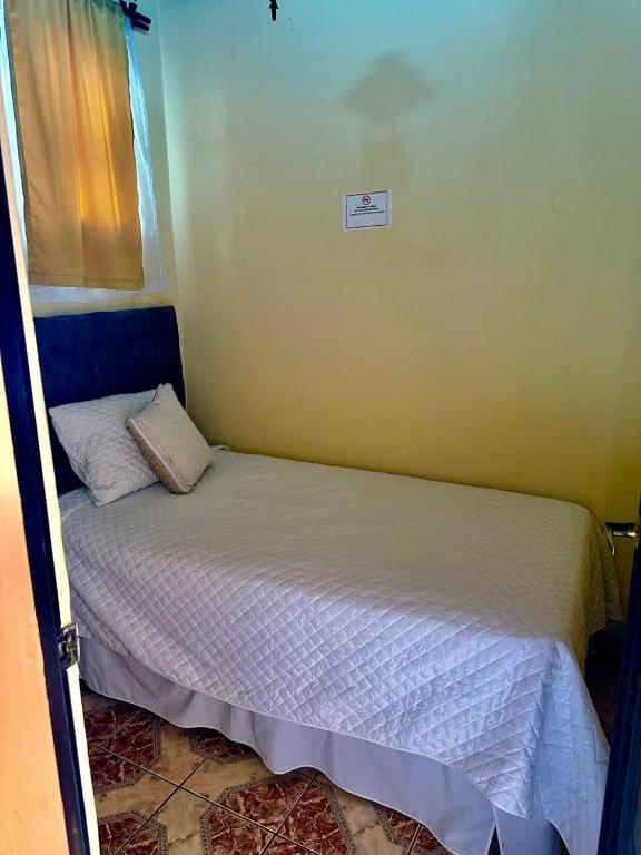 Real Marquez Hotel - Eenpersoonskamer Met Gedeelde Badkamer