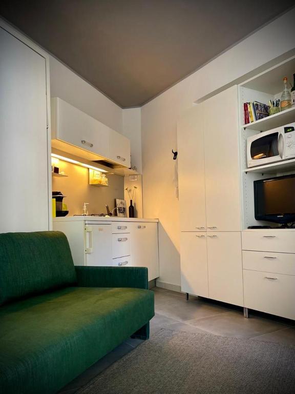 A kitchen or kitchenette at Casetta