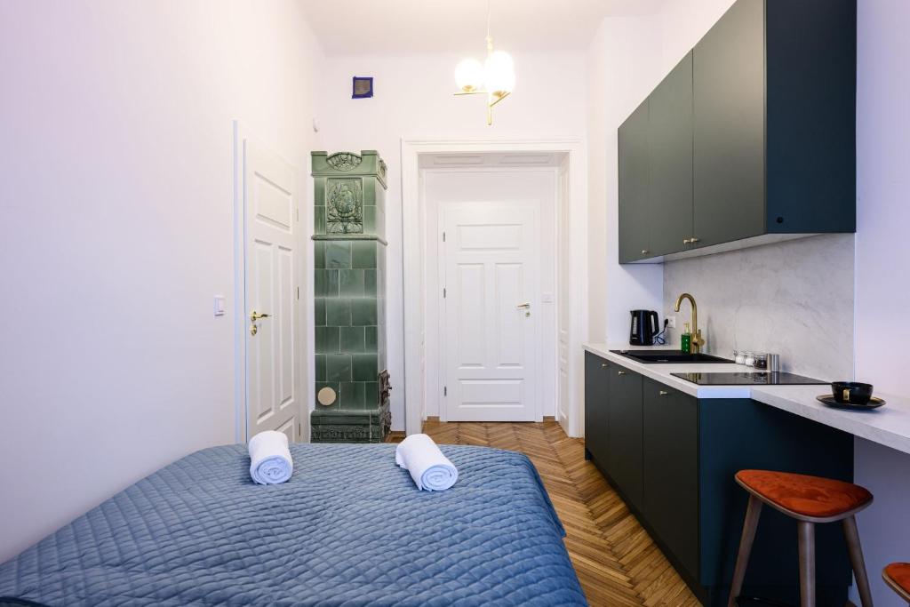 Unique Style Apartments Old Town - 25 min from the airport - by Homelike Krakow - Studio Apartment