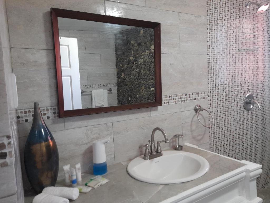 Fotografie z fotogalerie ubytování Eden Crest Villa v destinaci Anse La Raye