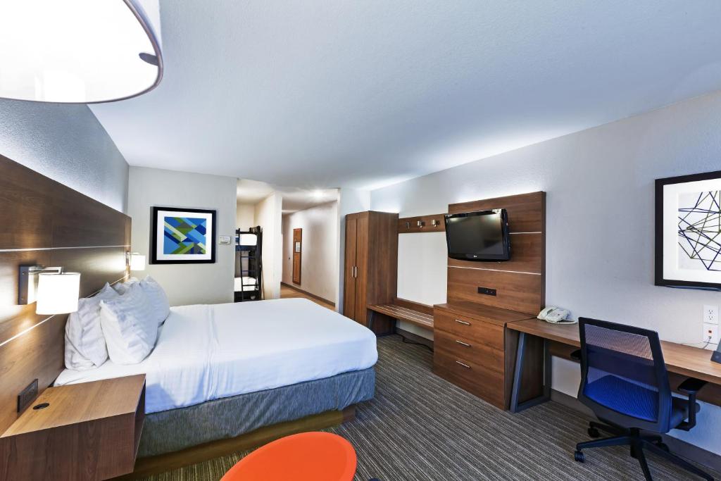 Holiday Inn Express & Suites Tulsa S Broken Arrow Hwy 51 by IHG - Suite Familiar