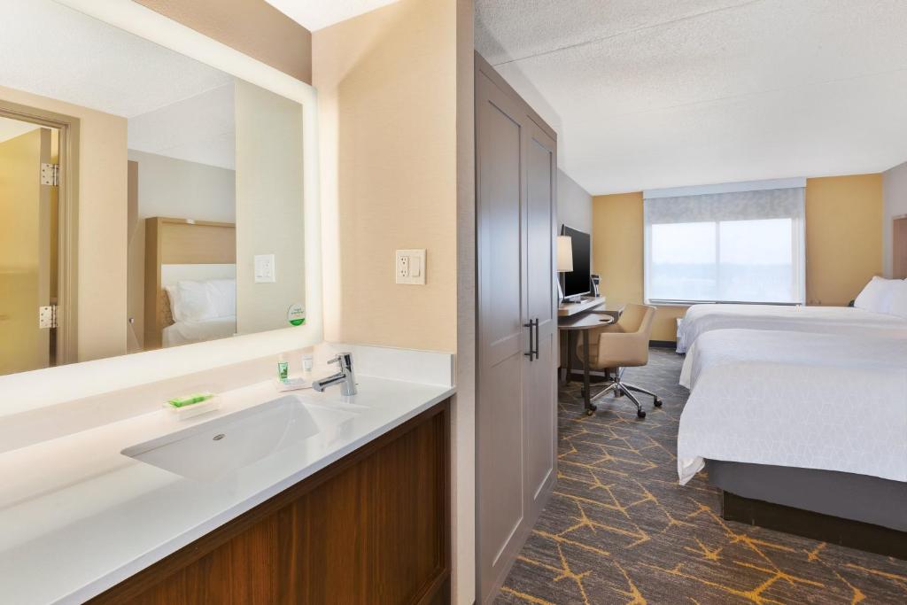 Holiday Inn Grand Rapids Downtown, an IHG Hotel - 