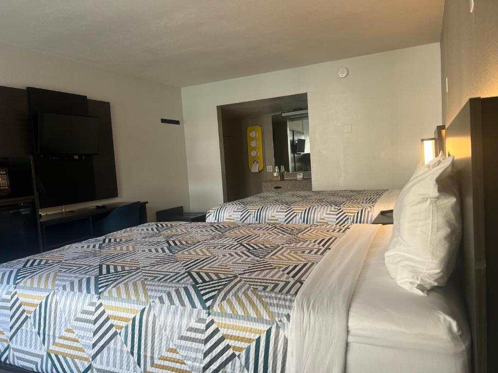 Postel nebo postele na pokoji v ubytování Motel 6 Glendale Phoenix