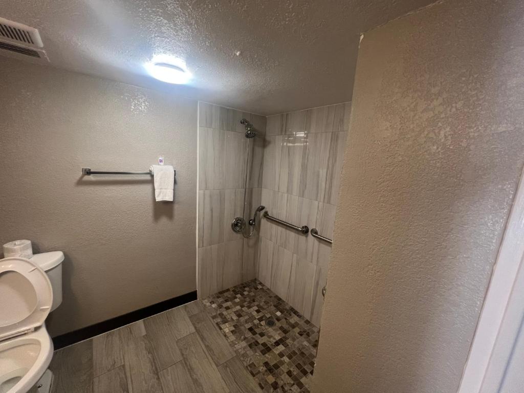 Koupelna v ubytování Motel 6 Glendale Phoenix