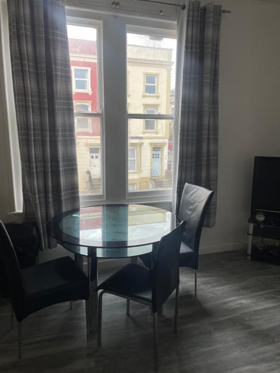 Central Bristol apartment near Stokes Croft, Bristol (updated prices 2024)