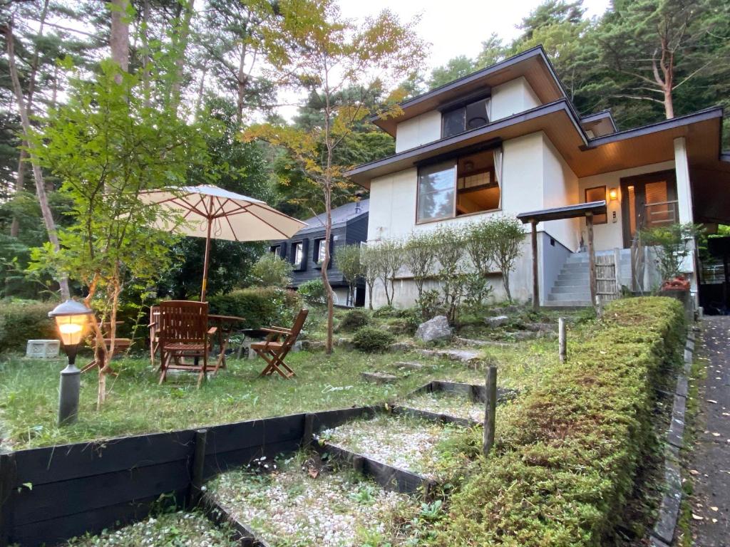 Zahrada ubytování 富士山を望むプレミアムヴィラ Borealis BBQ設備有