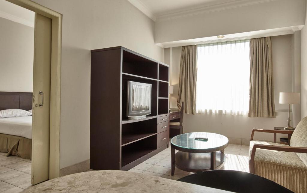 Grand Cikarang Hotel - Suite Junior