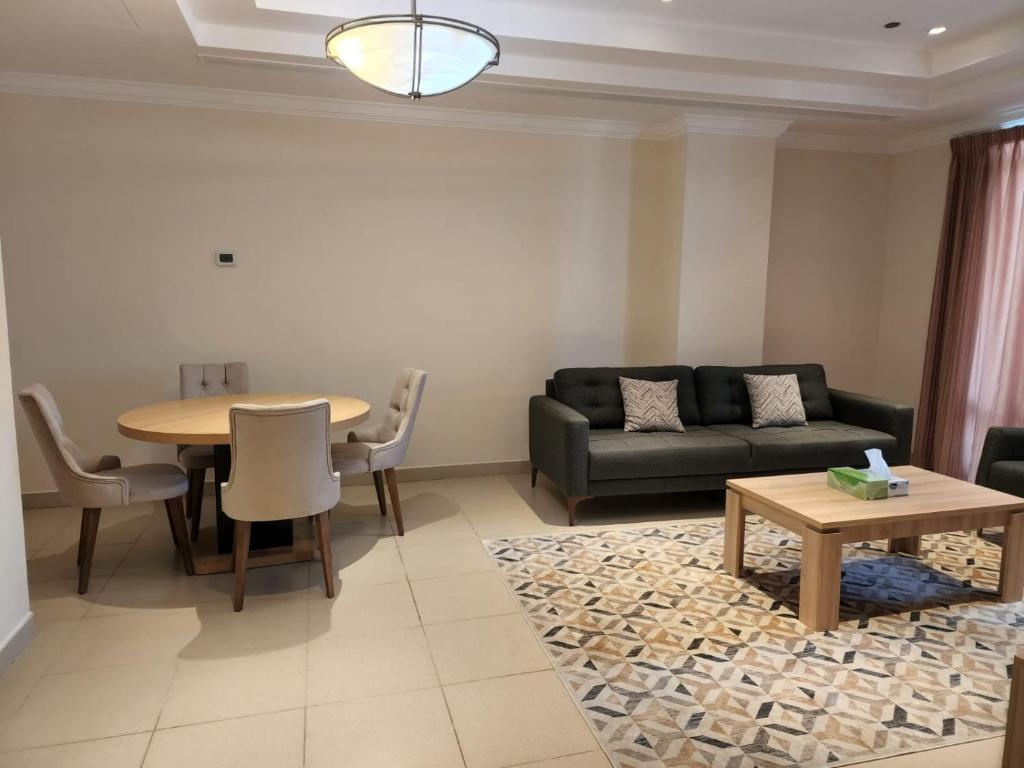 Lovely One Bedroom Apartment Porto Arabia, The Pearl Qatar, Doha