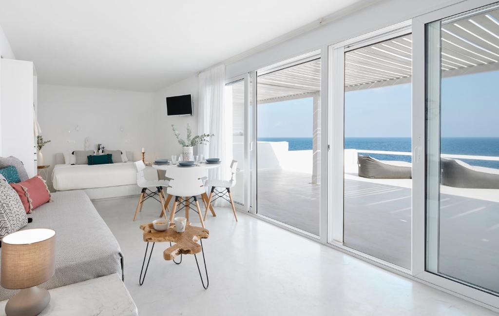Laundry Service for Infinite Blue Suites Pori | ProLaundry Santorini