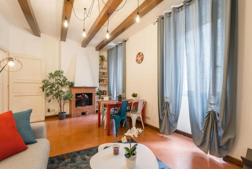 A seating area at Campo de' Fiori appartamento via di Grotta Pinta
