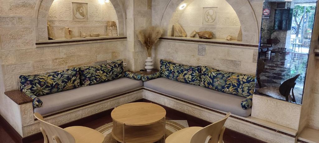 A seating area at Poseidonio