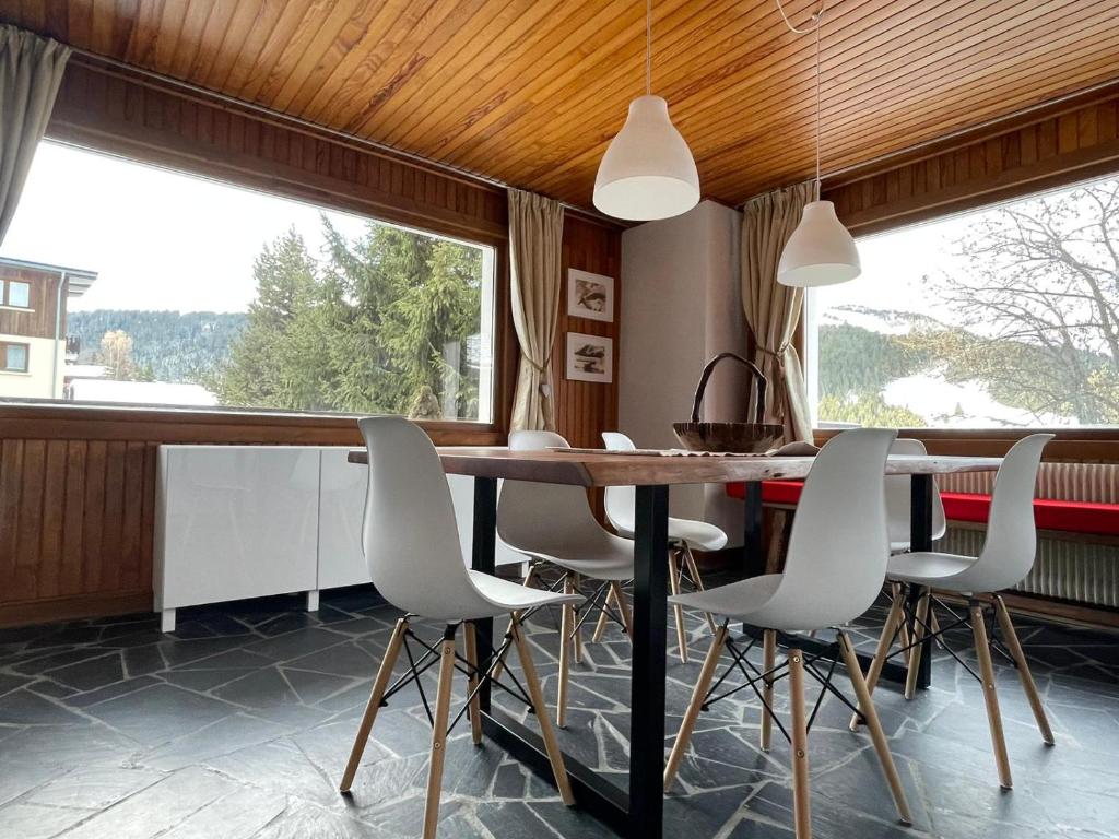 Fotografie z fotogalerie ubytování Lovely Apt Chalet Courchevel 1650 v destinaci Courchevel