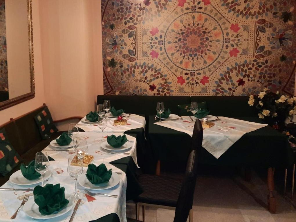 Restaurace v ubytování HOTEL YOGA JASMIN ehemals Hotel Eberhardt-Burghardt