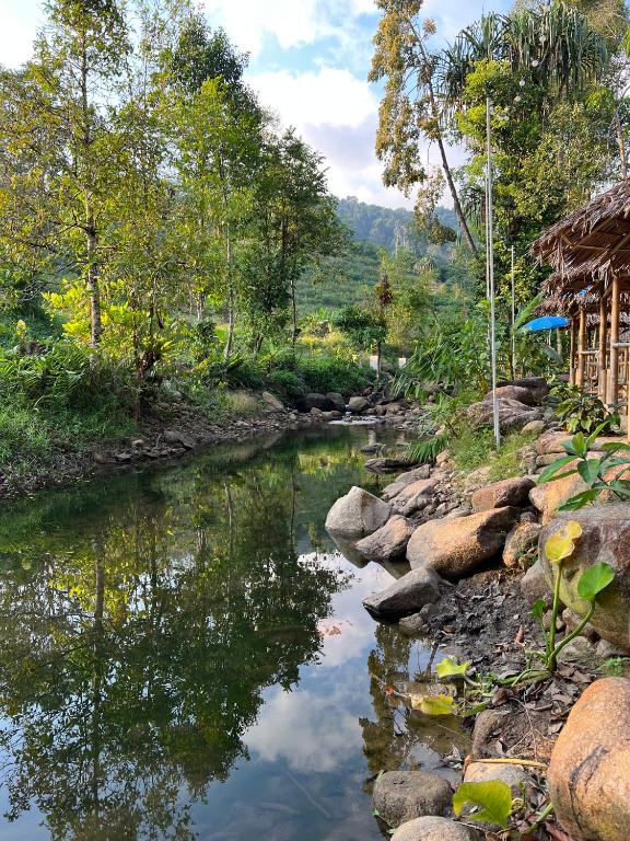 Baan Tarn Naam - Cottage Con Una Camera Da Letto