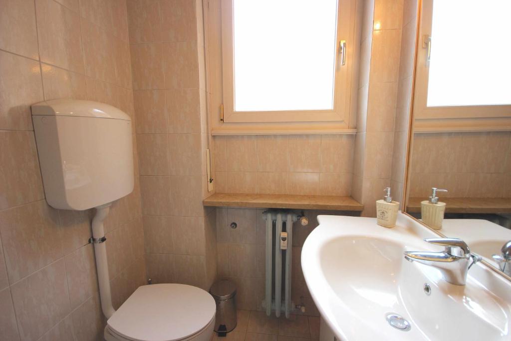 A bathroom at Case VR Holiday Maison de Fleur
