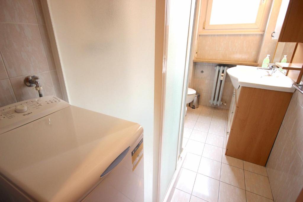 A bathroom at Case VR Holiday Maison de Fleur