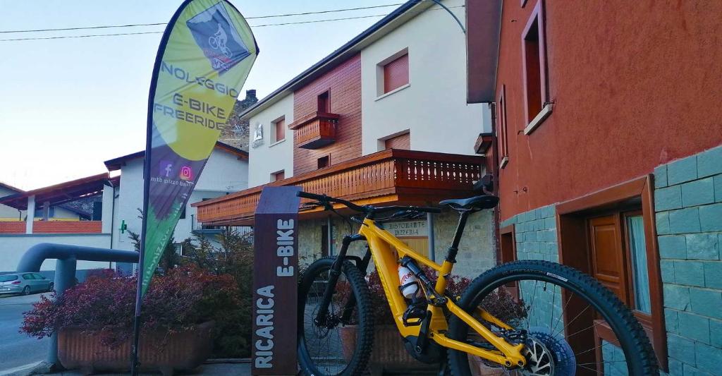 Jízda na kole v ubytování B&B Castello Cimbergo nebo okolí