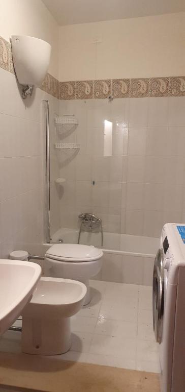A bathroom at La lepre nella Luna