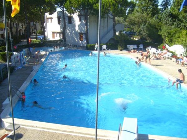 The swimming pool at or close to Residence El Patio