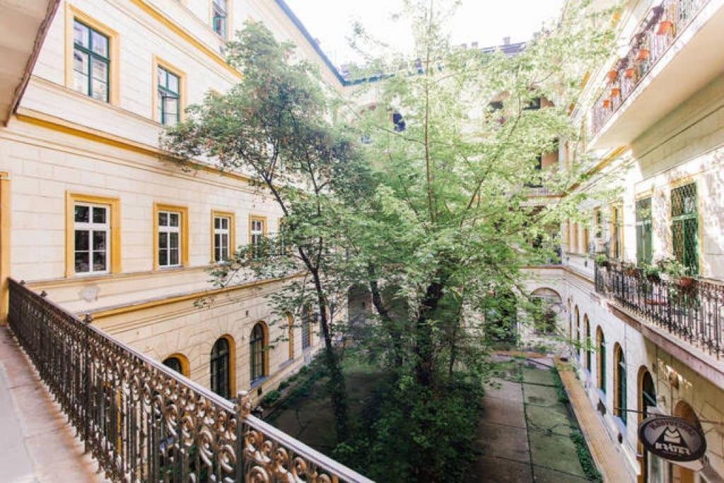The building in which Az apartmant is located