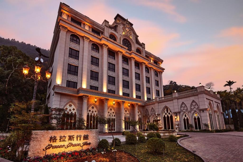 een weergave van een hotel bij zonsondergang bij 格拉斯行館 Grasse Grace Manor in Nanzhuang