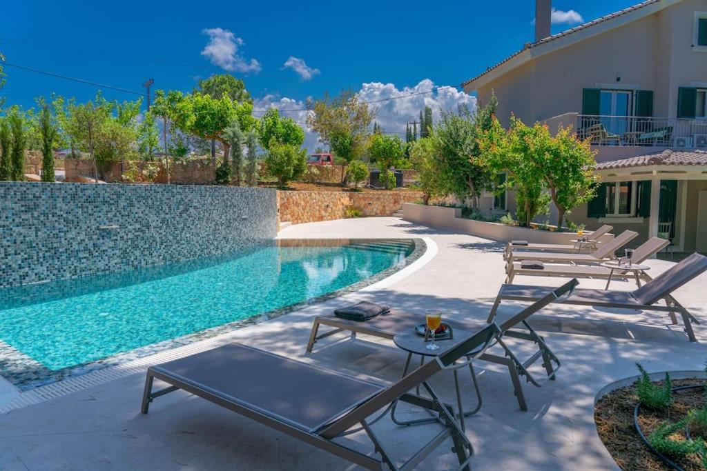 Bazén v ubytování Seashell Luxury Residence - Apartment 2 nebo v jeho okolí