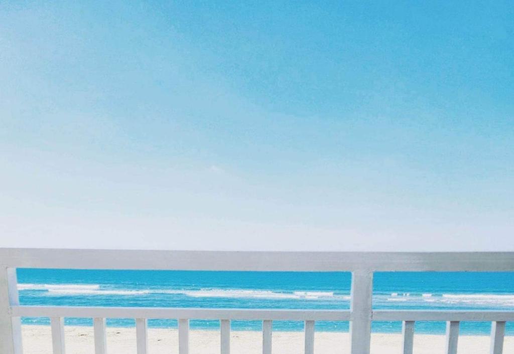 CASA DE LEON Private Beach House - Housity