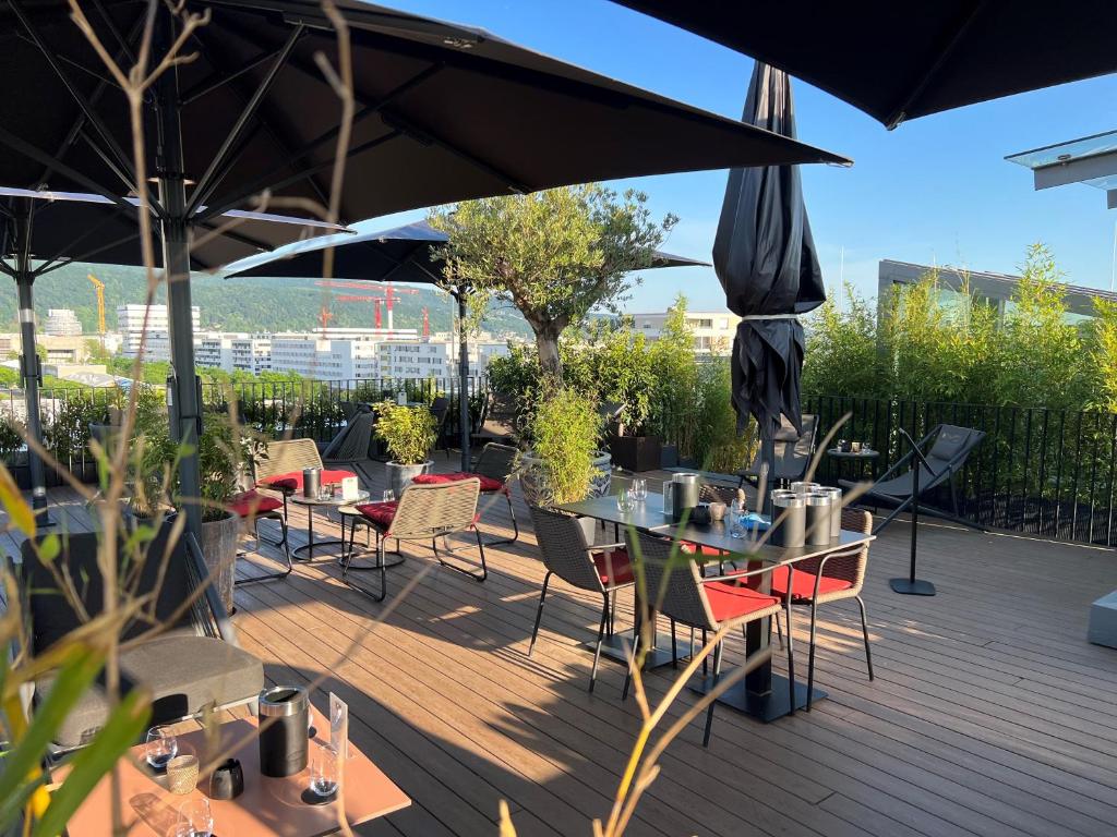 Qube Hotel Bahnstadt - Resim 14