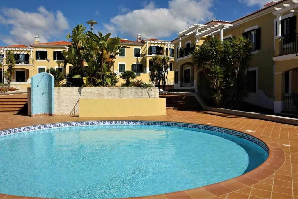 Bazén v ubytování AlgarveSand Porches nebo v jeho okolí