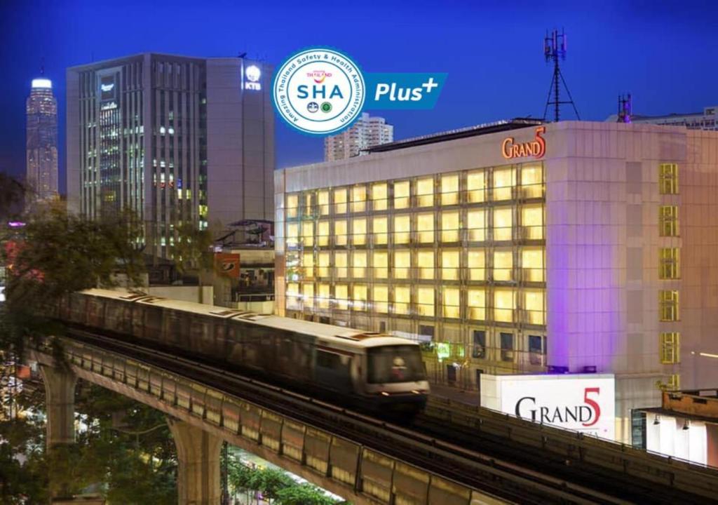 Grand 5 Hotel & Plaza Sukhumvit Bangkok - Resim 3
