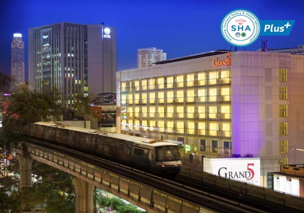 Grand 5 Hotel & Plaza Sukhumvit Bangkok - Resim 14