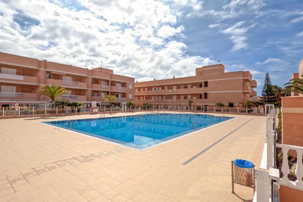 Lovely 2 bedroom home with nice Pool and View, Costa Del ...