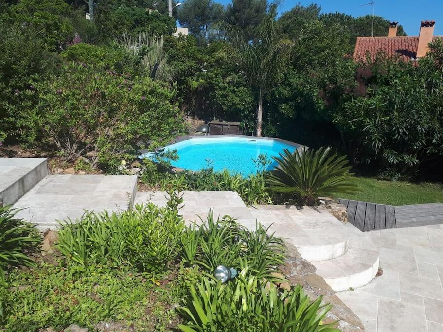 Zdjęcie z galerii obiektu Villa proche mer 8 personnes w mieście Le Pradet