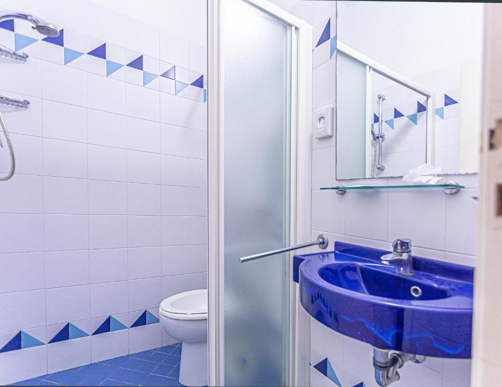 Koupelna v ubytování Hotel Continental