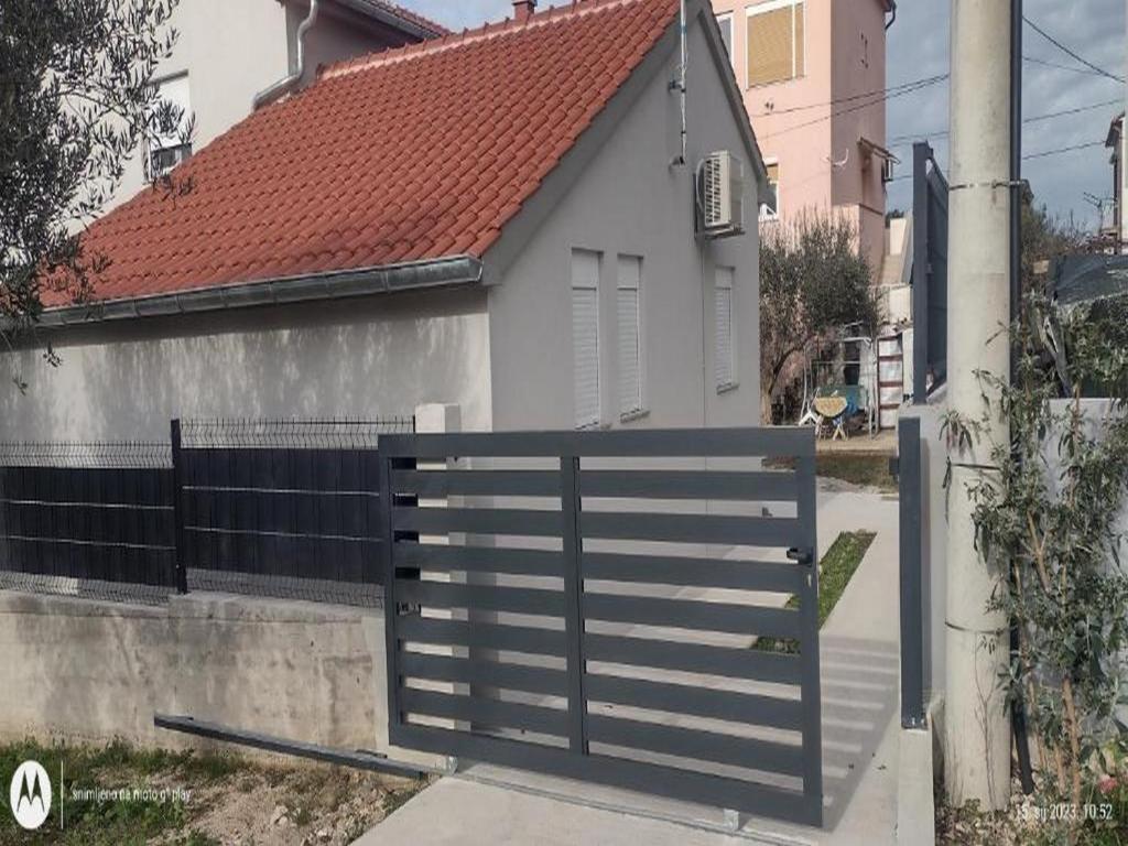 Budova, v ktorej sa apartmán nachádza