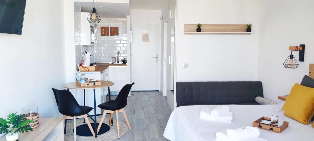 Posedenie v ubytovaní NORDIC SUITE Apartamentos Minerva NEW APARTMENT Vistas al Mar