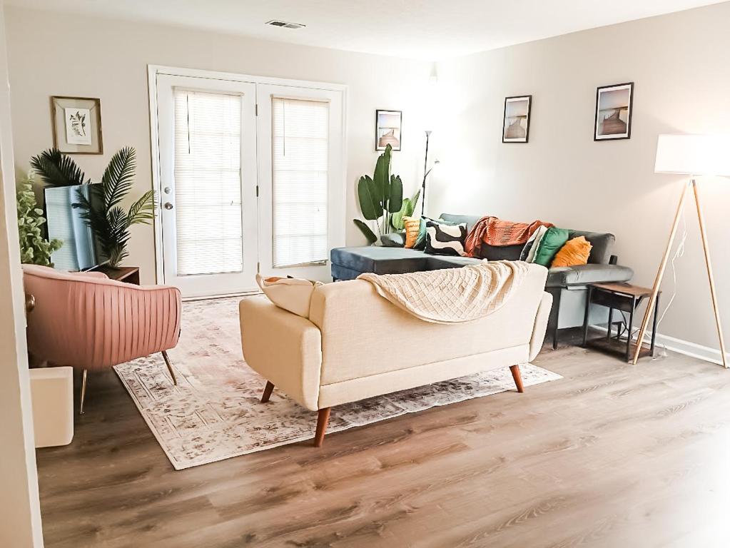Modern 2 bedroom home in Kingsport - Housity