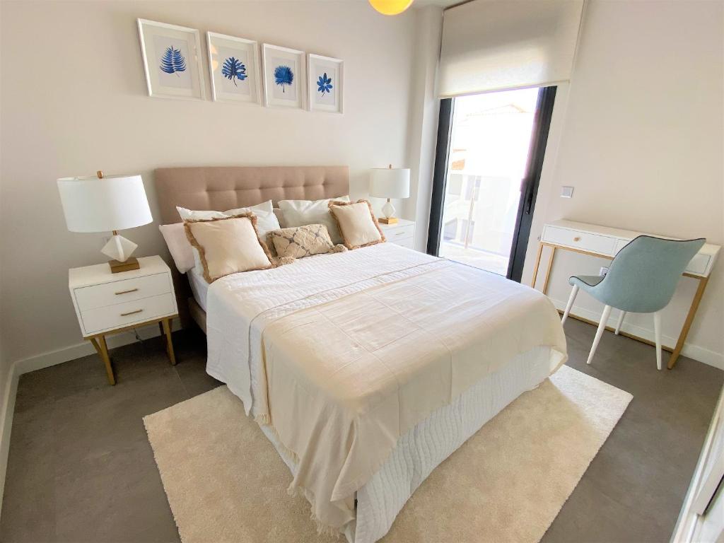 Postel nebo postele na pokoji v ubytování Prestigious apartment with seaview in Manilva