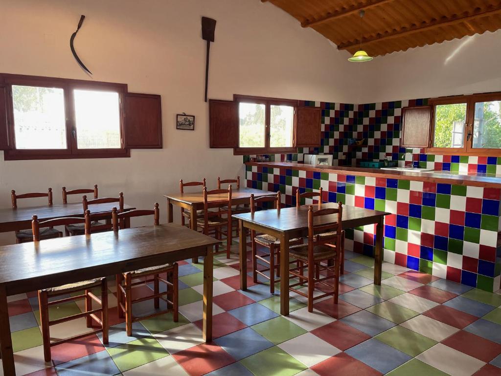 Reštaurácia alebo iné gastronomické zariadenie v ubytovaní Allotjament rural Illa de Mar