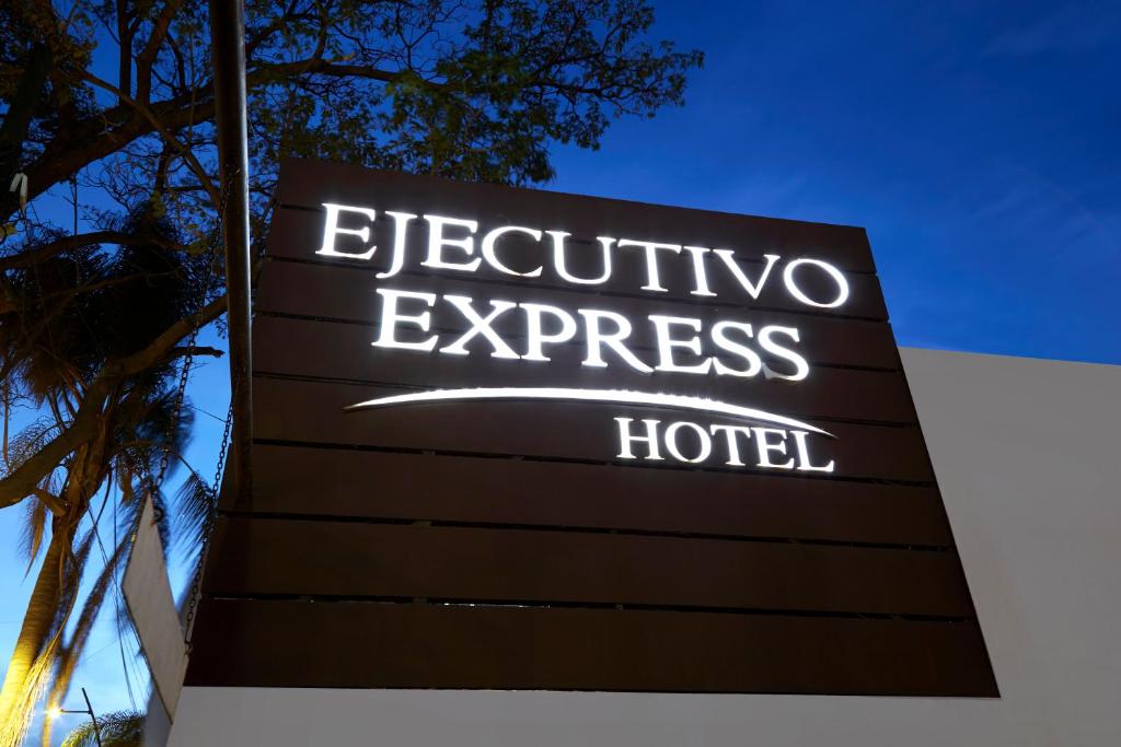Certifikát, hodnocení, plakát nebo jiný dokument vystavený v ubytování Ejecutivo Express Guadalajara Providencia - Av México