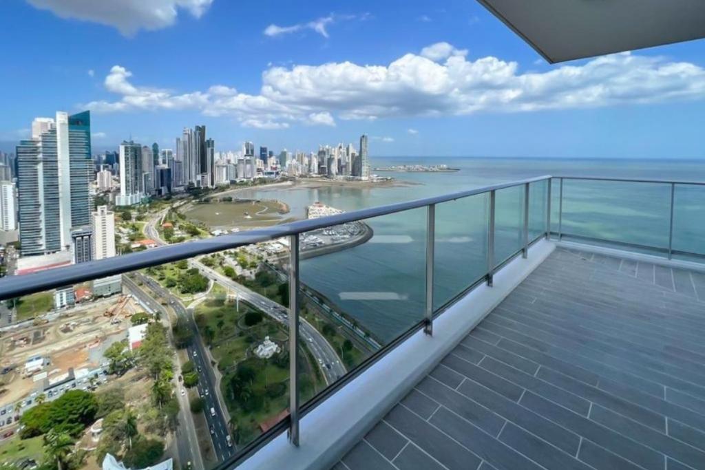 Apartamento Amoblado en Cinta costera Panama largas estadias - Housity