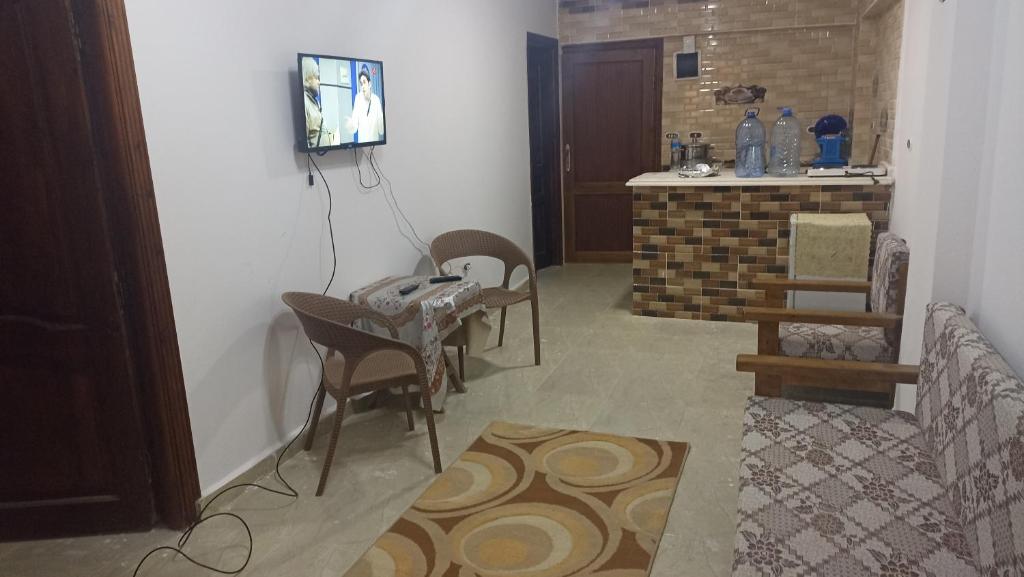 a lovely cozy flat by the sea